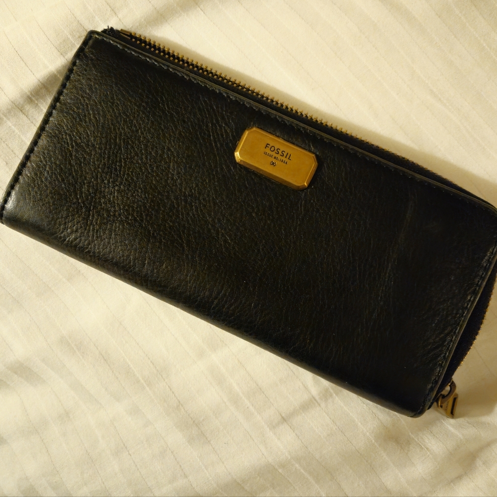 Fossil Issue No. 1954 Black Leather Wallet Checkbook Size